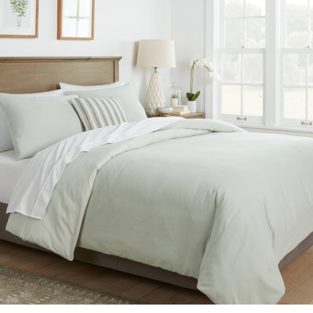 New Threshold sage green duvet cover king size